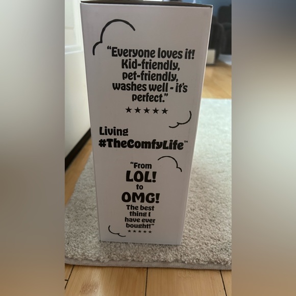 THE COMFY Original | Oversized Microfiber & Sherpa Wearable Blanket - Picture 2 of 6